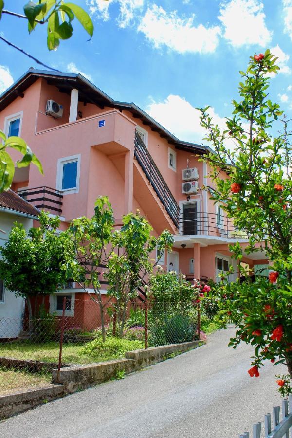 Apartments With A Parking Space Bilice, Krka - 13545 Šibenik Kültér fotó